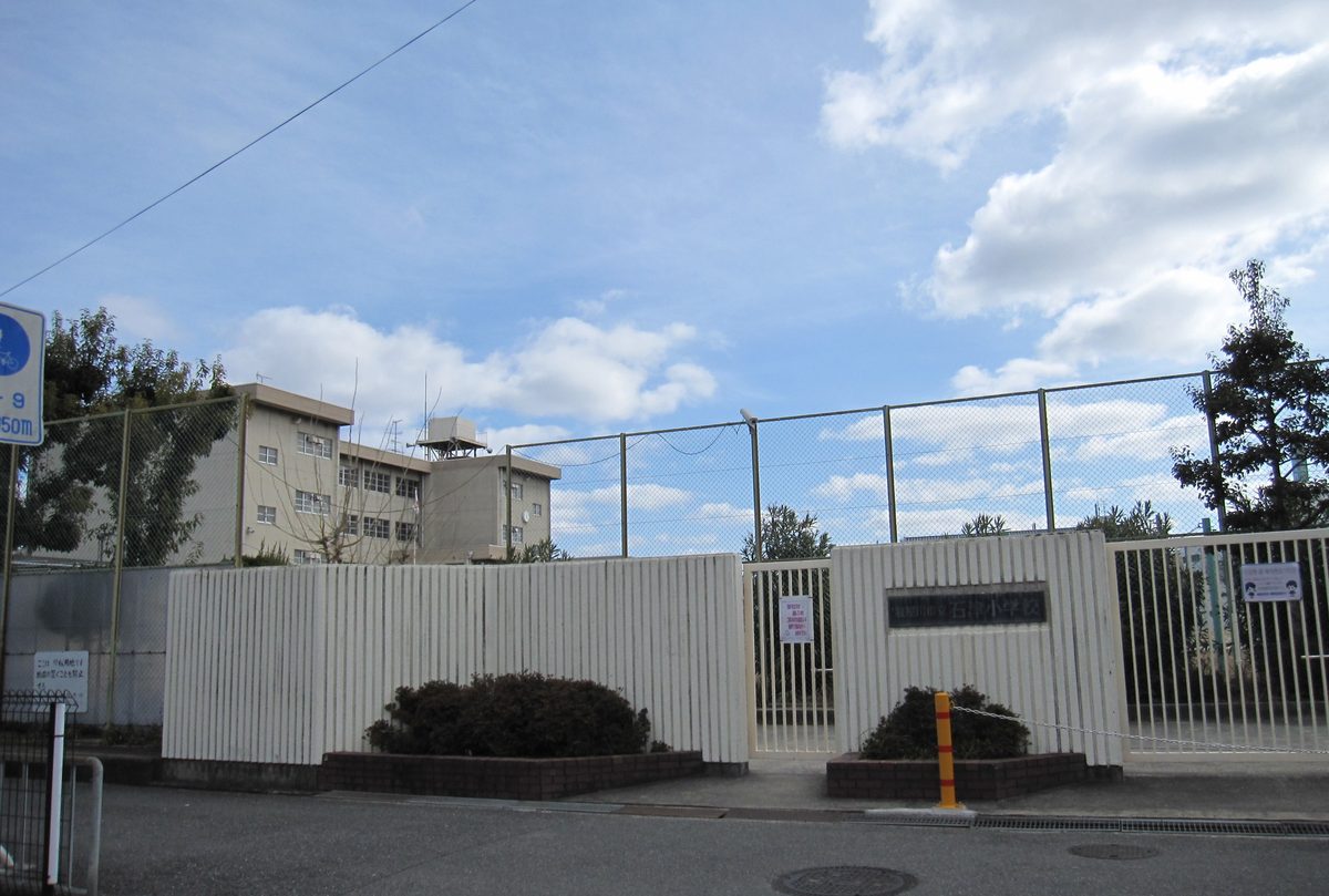 寝屋川市内の街並み